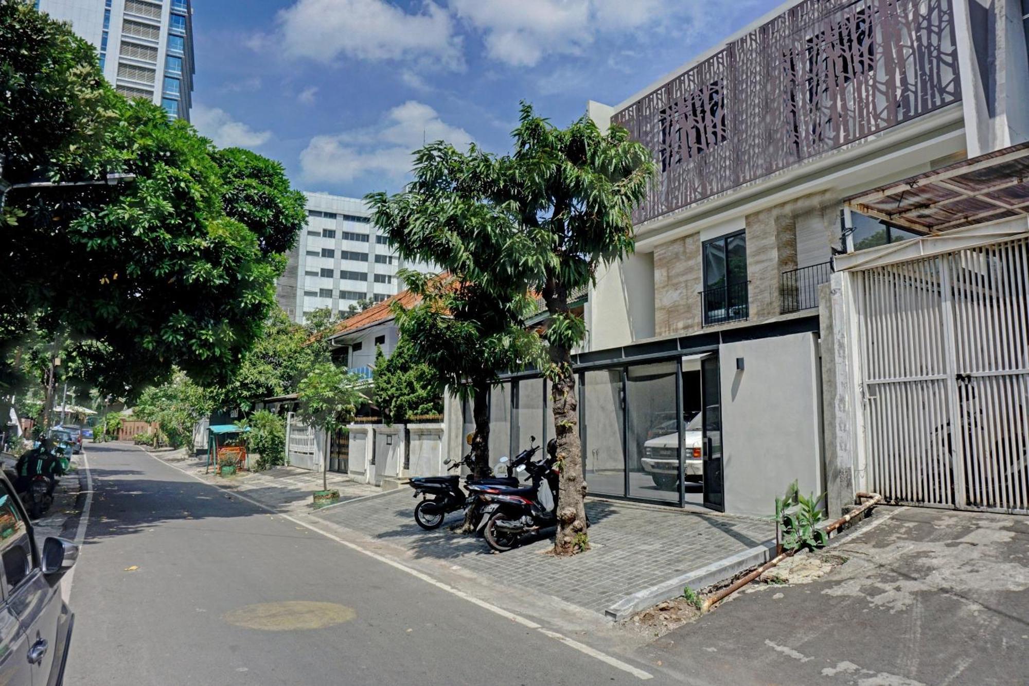 Super Oyo Capital O 90635 Tango Juliet Residence Jakarta Extérieur photo